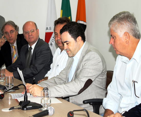 Prefeito assina decreto criando oficialmente a ZUE – Zona de Urbanização Especifica (Cidade Tecnológica) cidade tecnologica divinopolis